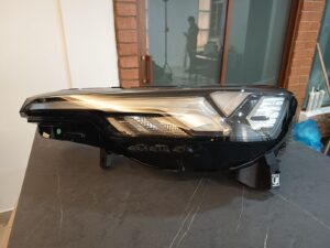 Faro Delantero CS35 Plus Izquierdo