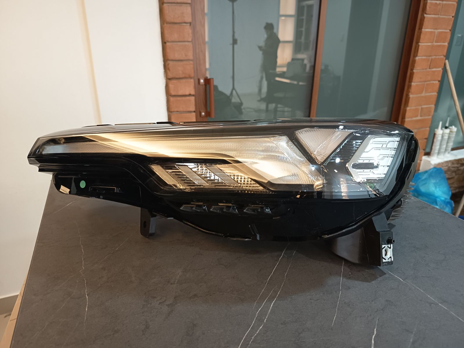 Faro Delantero CS35 Plus Izquierdo