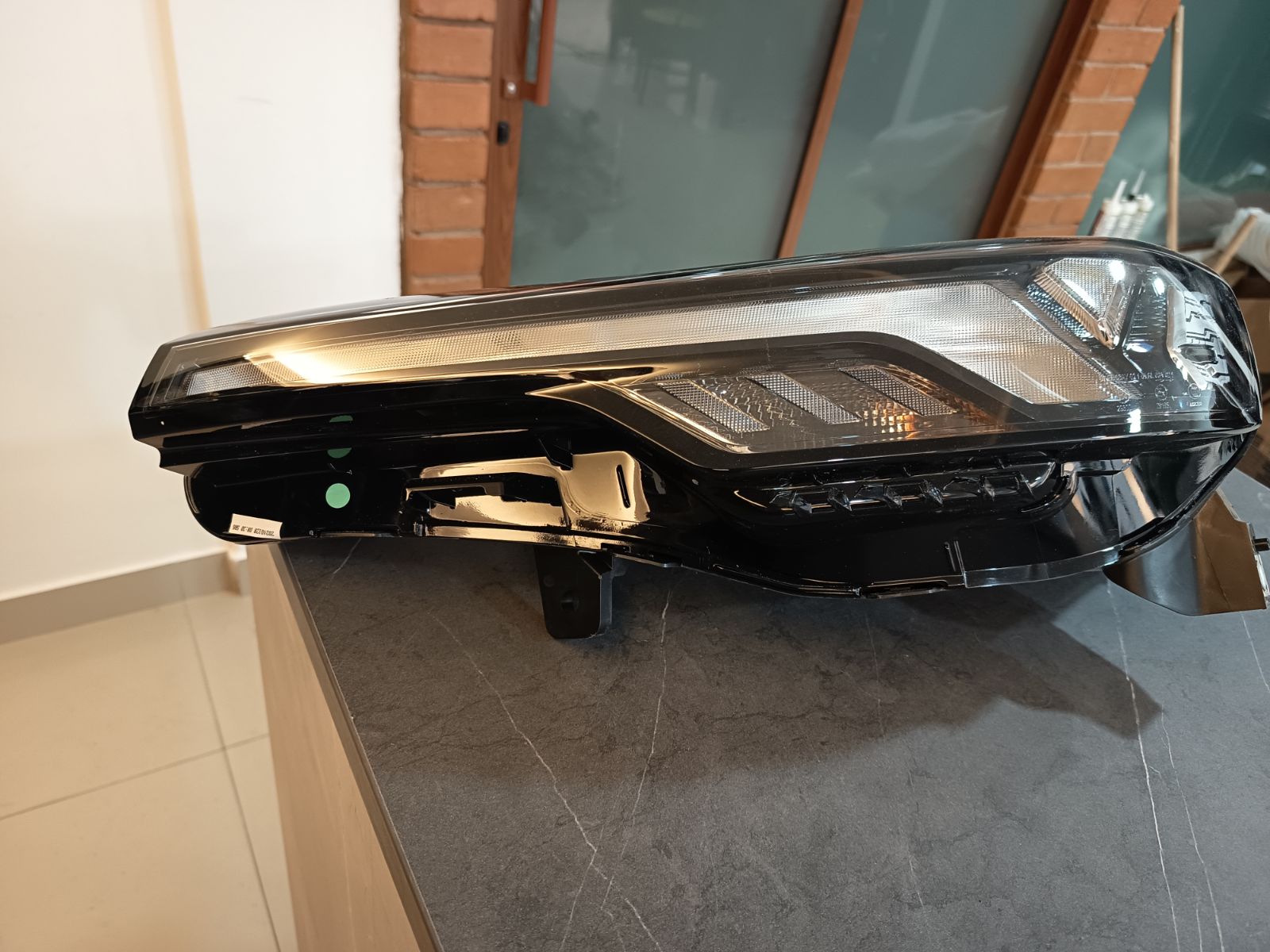 Faro Delantero CS35 Plus Izquierdo