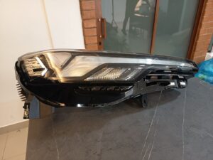 Faro Delantero CS35 Plus Derecho