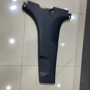Moldura Central del CS35 Plus Cortado RH Interno